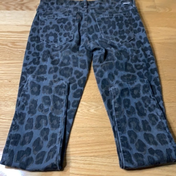Mother the Looker jeans in paw (leopard) - Picture 6 of 11